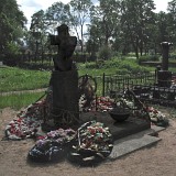 ПАМЯТНИК на кладбище